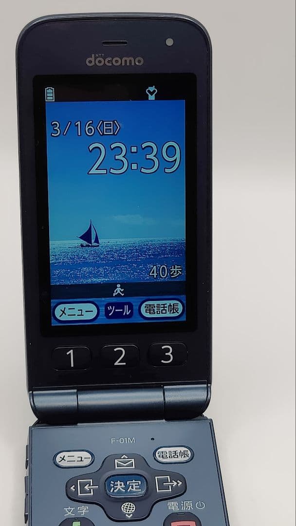 ✨ docomo らくらくホン F-01M ネイビー 携帯電話本体