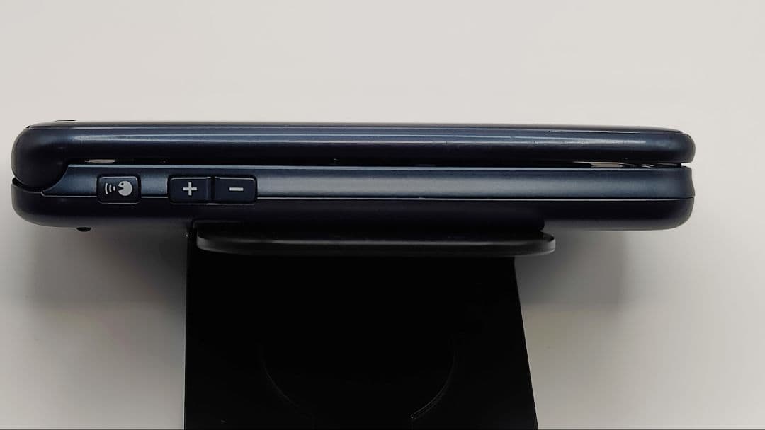 ✨ docomo らくらくホン F-01M ネイビー 携帯電話本体