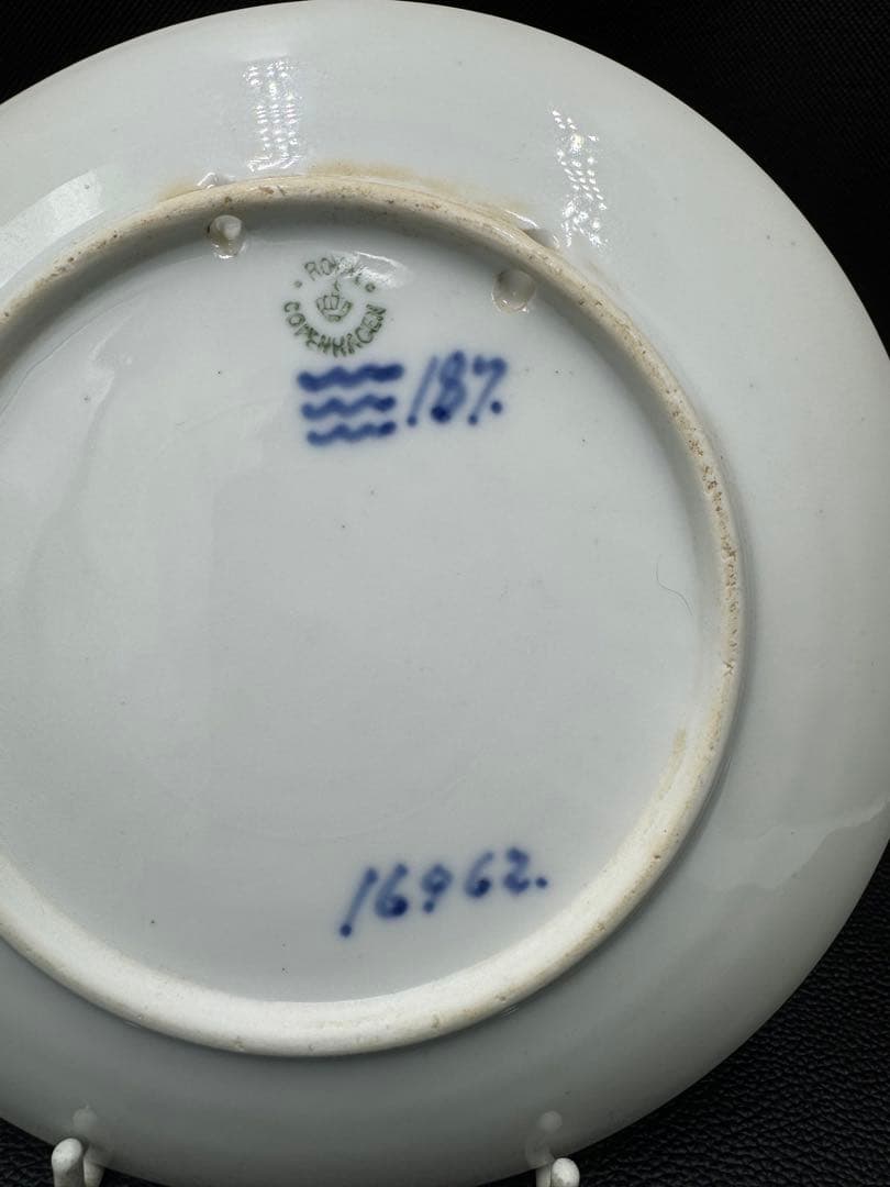 1920年、イヤープレート。イエスを抱くマリア。額縁セット。