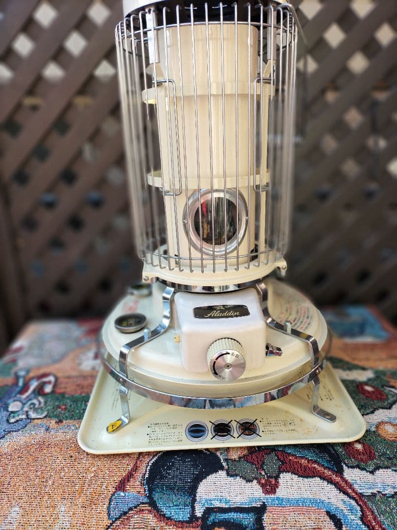 アラジン ストーブ メンテナンス済み。純正品芯交換済。取説付き。ベージュE