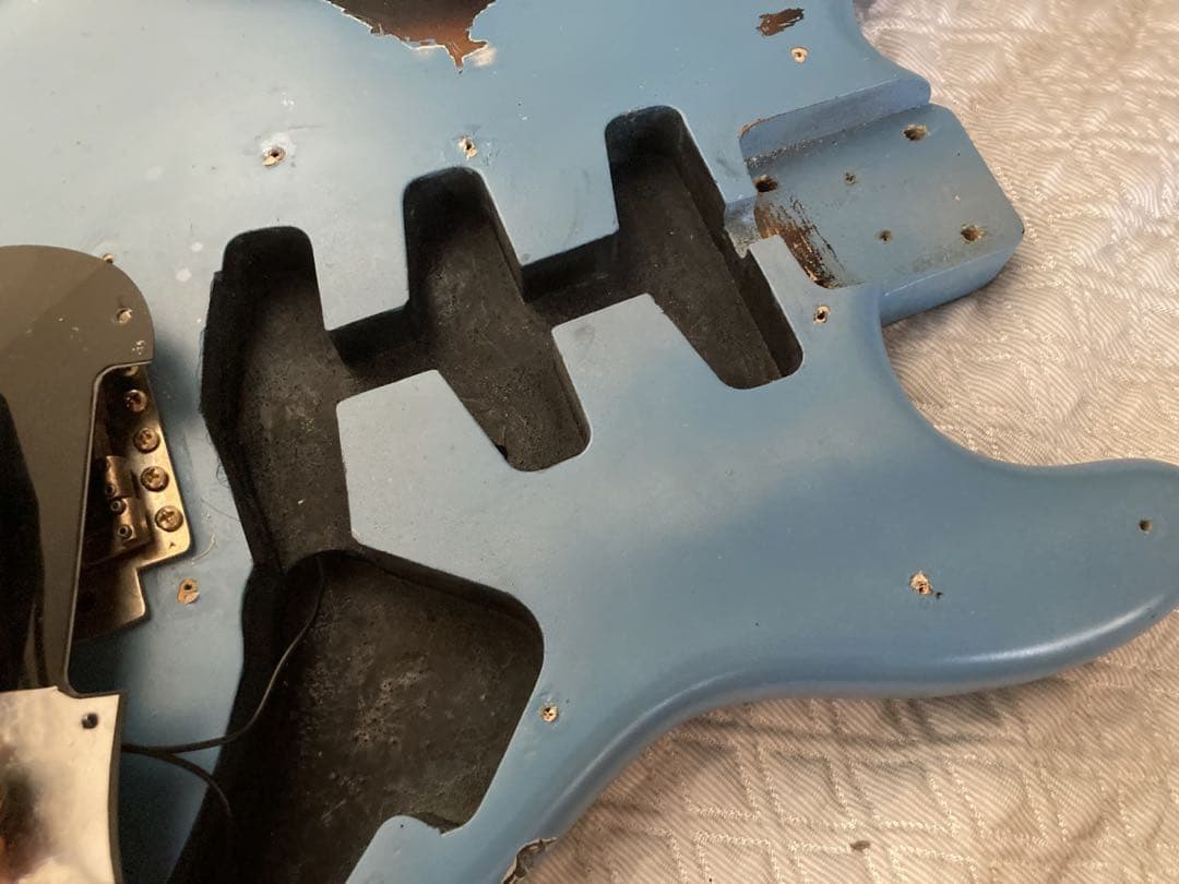 マルチレイヤーストラトタイプ　虎目ネック