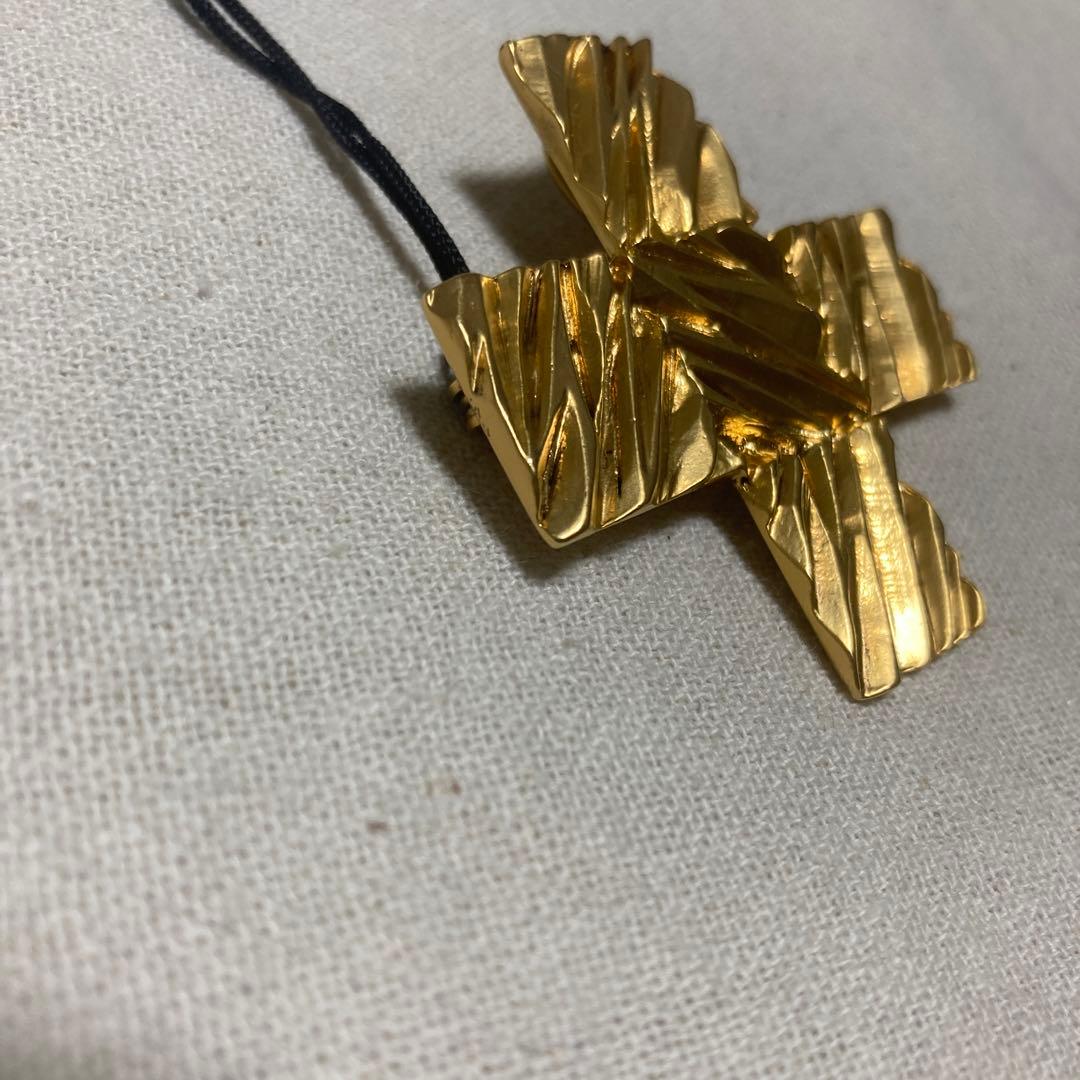 YVES SAINT LAURENT クロスブローチ