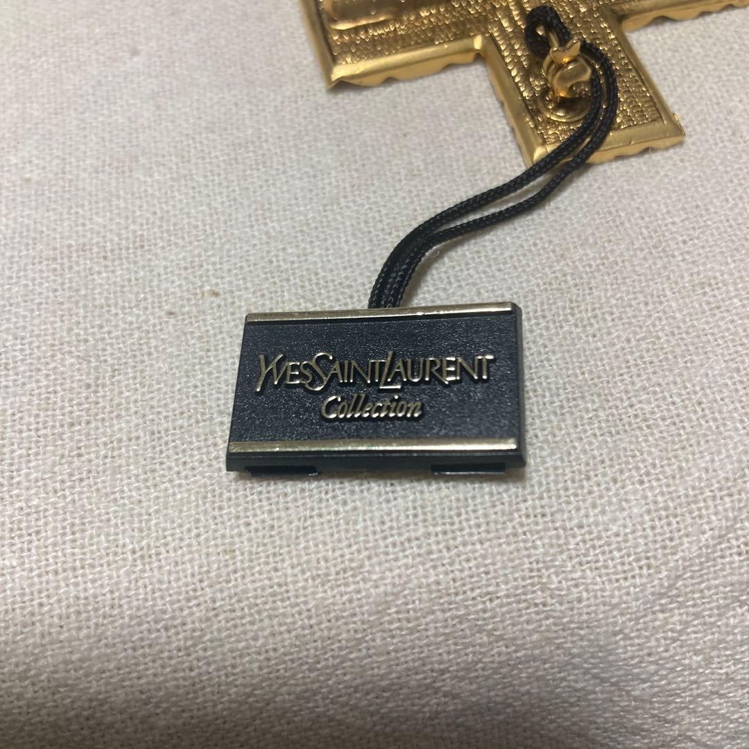 YVES SAINT LAURENT クロスブローチ