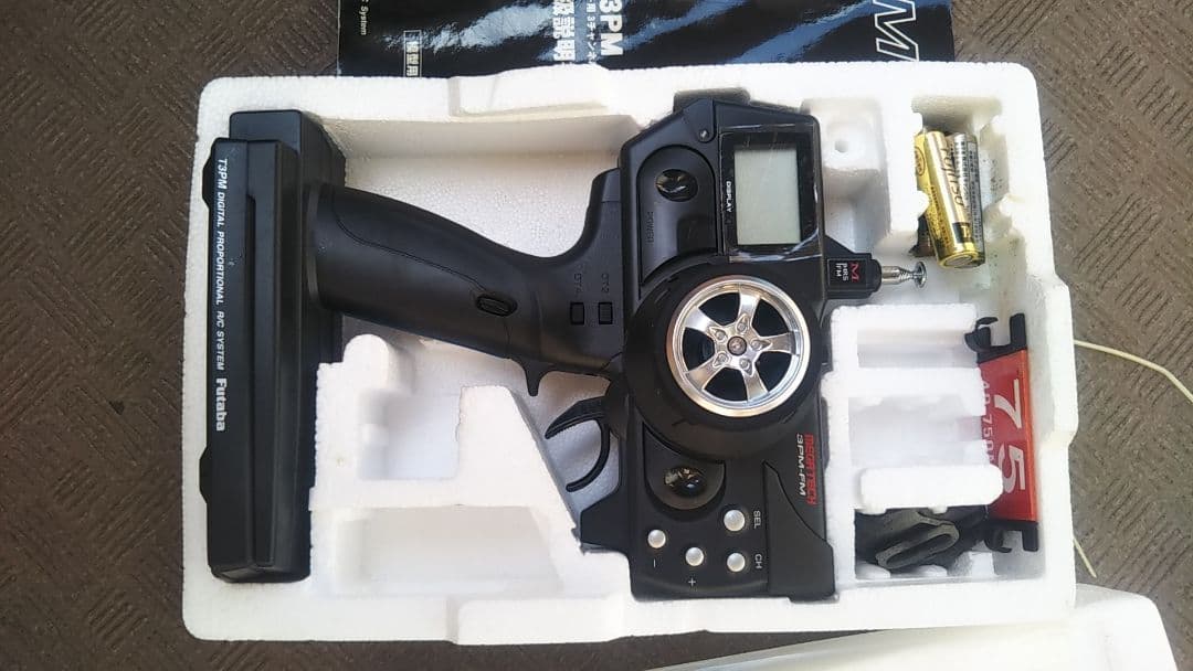 ラジコン、エンジンバギー