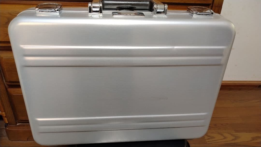 k*t様 ZEROHALLI ゼロハリバートン アタッシュケース付属品有り