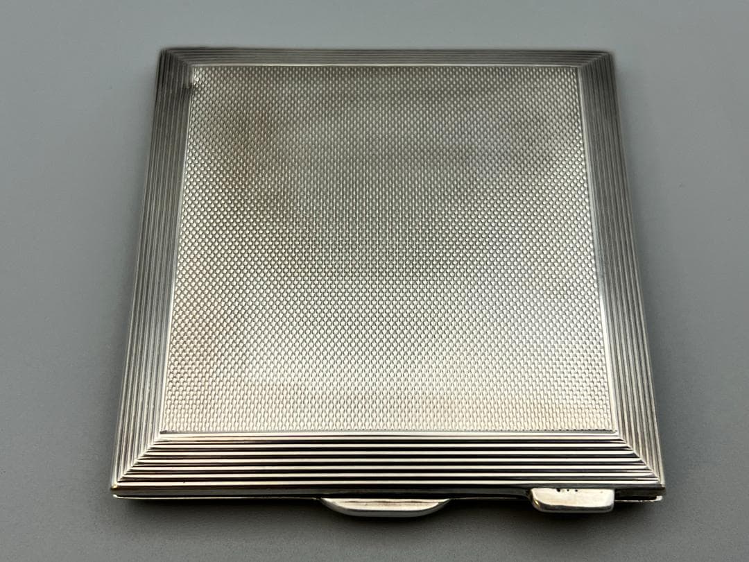 20 世紀中期　純銀製　四角形　エンジンターン加工　内部鏡　パウダー コンパート