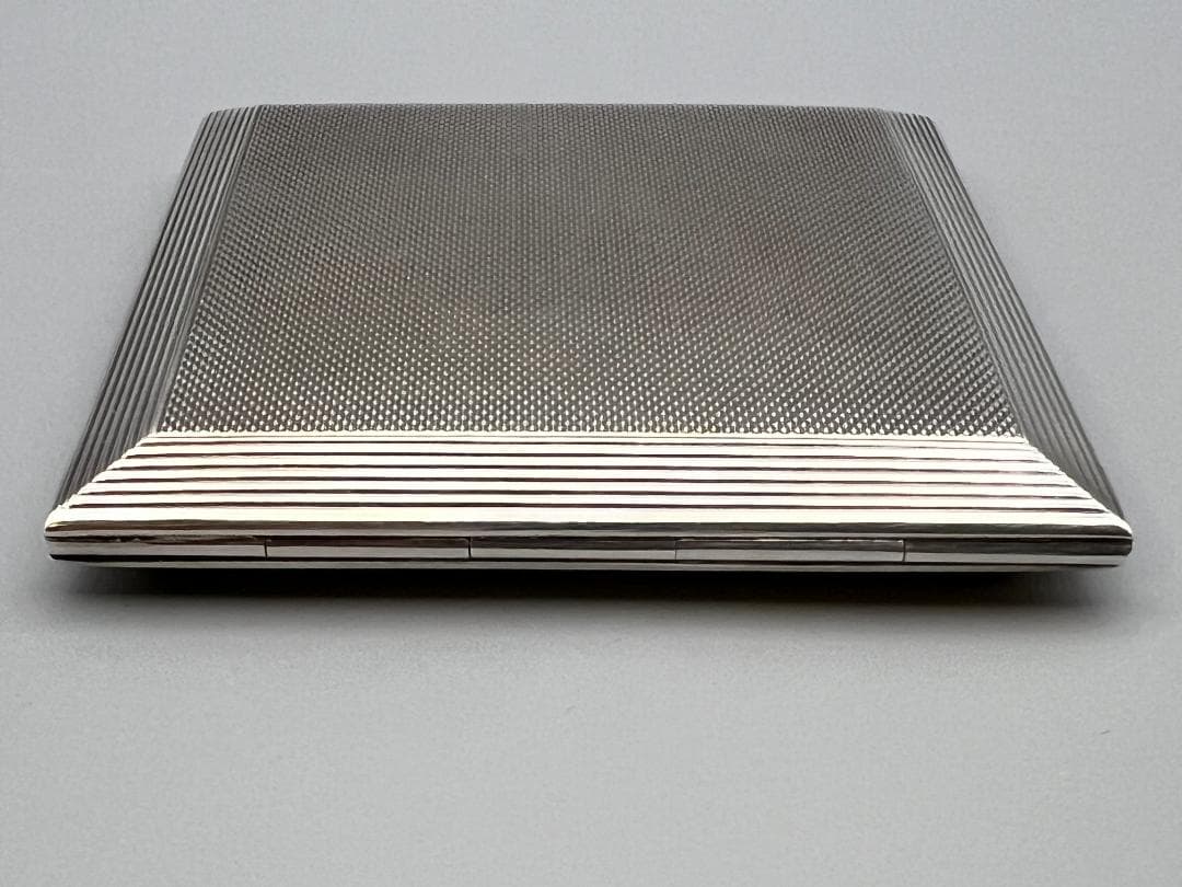 20 世紀中期　純銀製　四角形　エンジンターン加工　内部鏡　パウダー コンパート