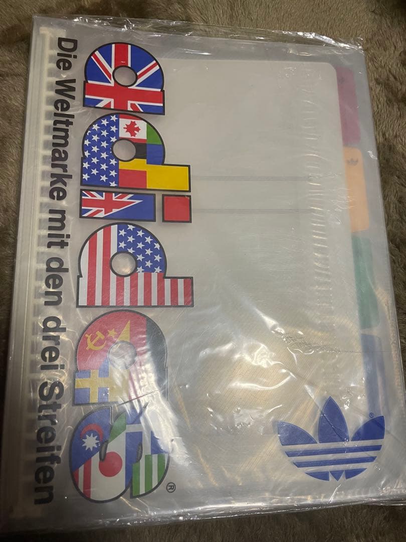 adidas 多国籍旗デザイン クリアファイル