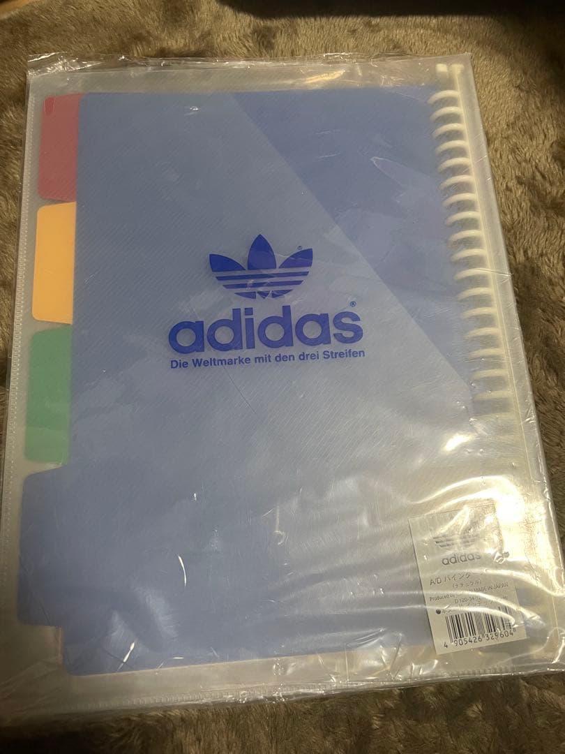 adidas 多国籍旗デザイン クリアファイル