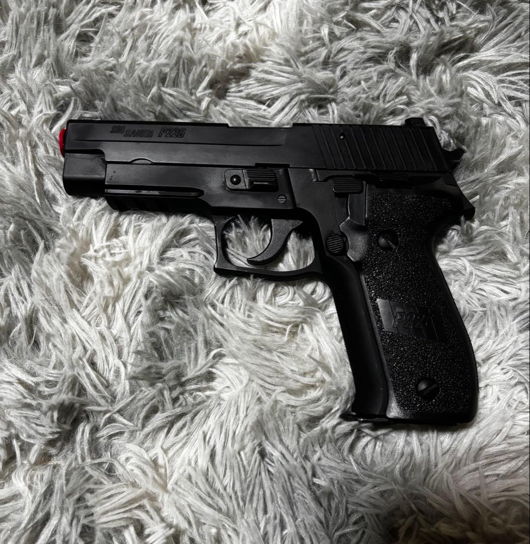 SIG SAUER P226 ハンドガン+ホルスター付
