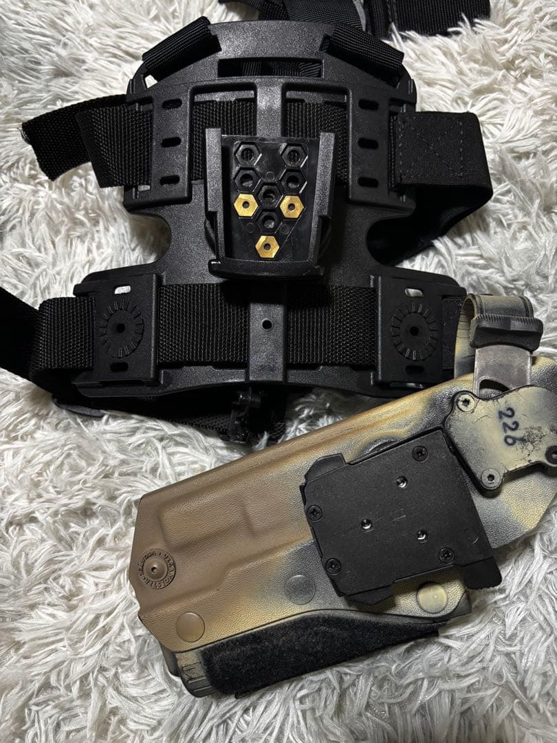 SIG SAUER P226 ハンドガン+ホルスター付