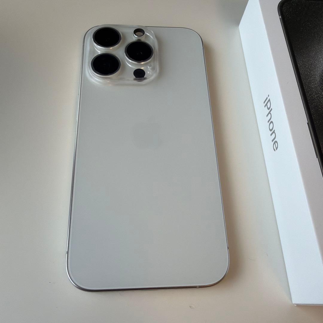 即日発送可能　iPhone15Pro128GB