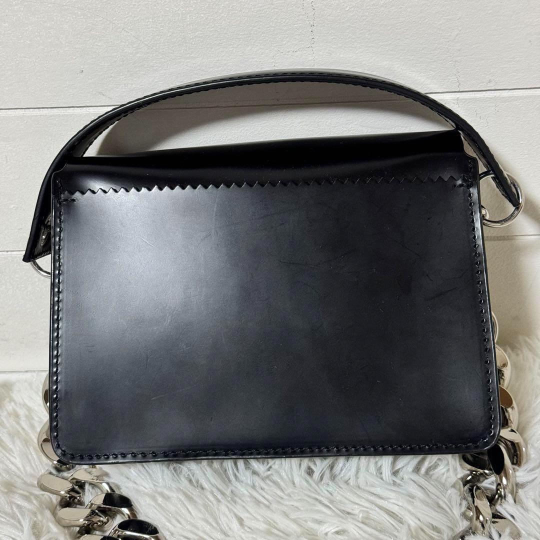 kara カラ　プラスターベビーピンチショルダーバッグ　チェーン　ブラック　黒色