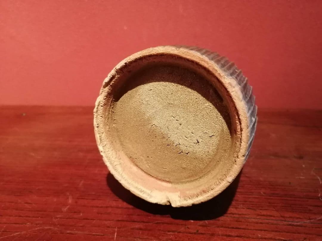 琉球古陶　壺屋焼飴釉線刻文徳利