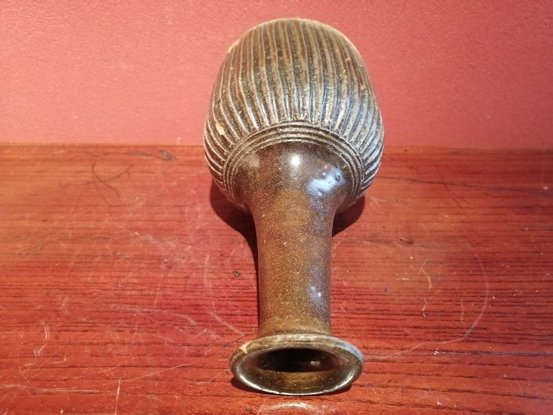 琉球古陶　壺屋焼飴釉線刻文徳利