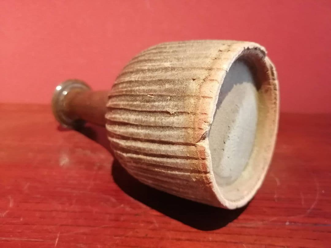 琉球古陶　壺屋焼飴釉線刻文徳利