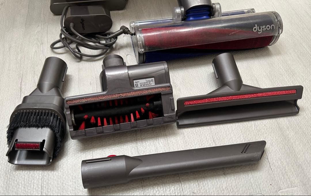 dyson 掃除機本体 ダイソン　動作品 コードレスクリーナー　SV12