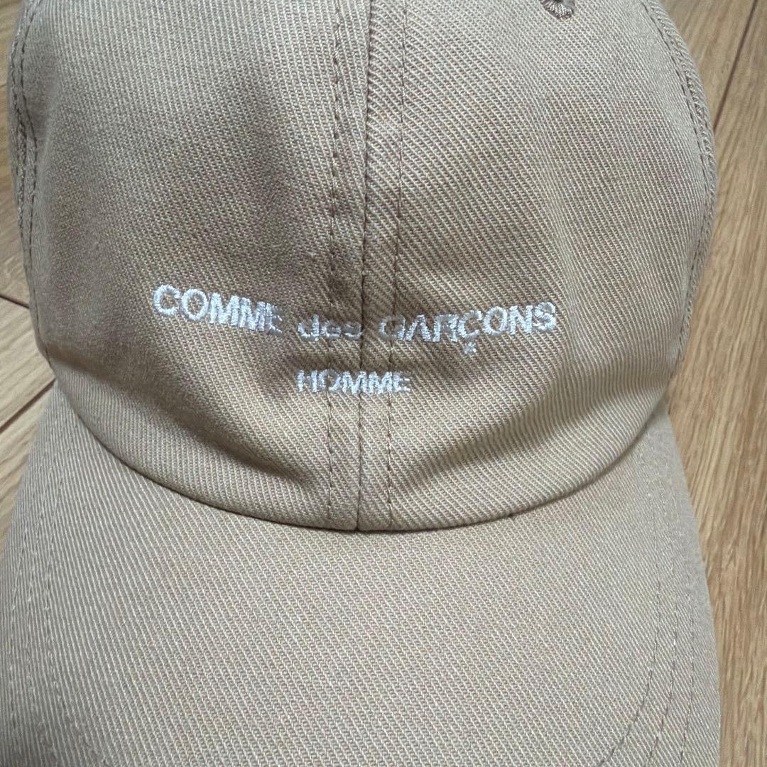 COMME des GARÇONS ベージュキャップ