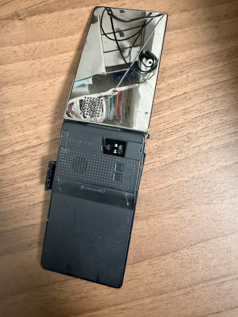 TOSHIBA W63T ブラック折りたたみ携帯電話