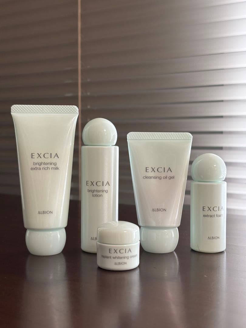 新品未使用　アルビオン エクシアブライトニングエクストラリッチミルク 他