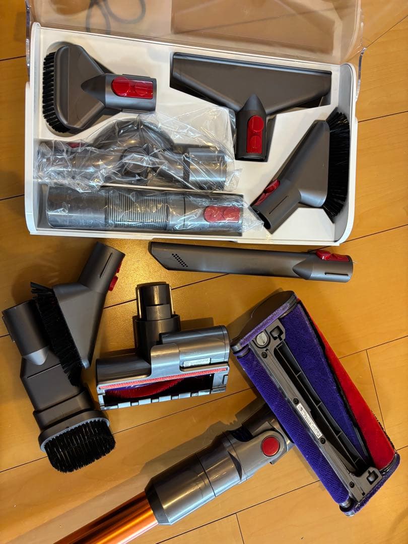 ダイソンSV12コードレスクリーナースタンド付きジャンク品