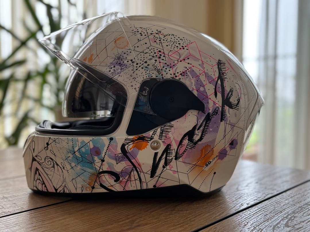 SHARK フルフェイスヘルメット グラフィックデザイン　サイズXS（女性向き）