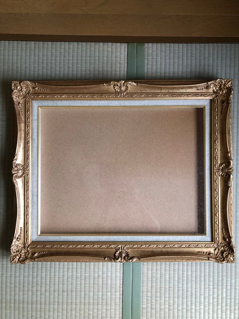 装飾的なゴールドの油彩額縁