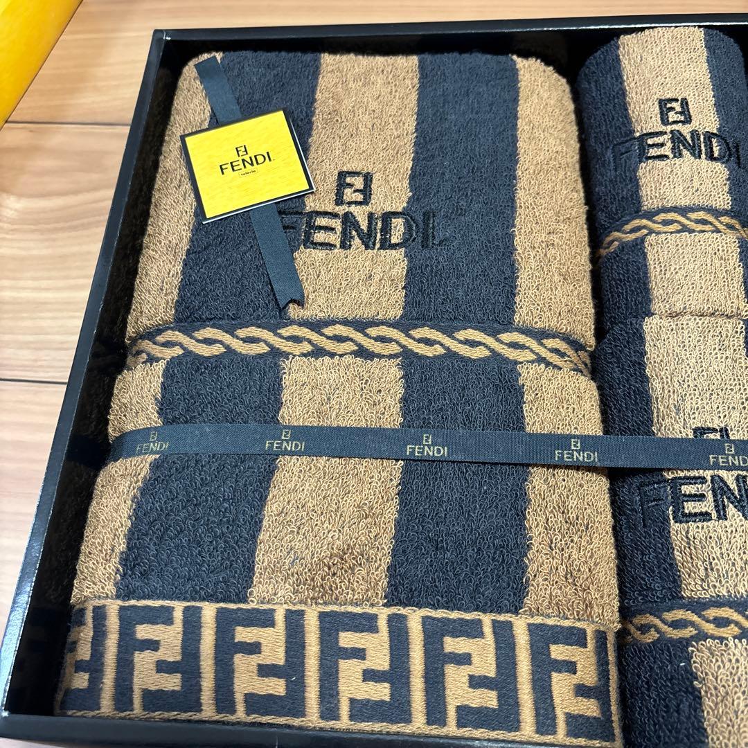 chocoshow　フェンディ　タオルセット