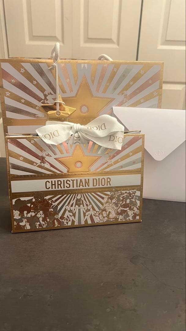 DIOR クリスマスコフレ2025 アイシャドウパレット