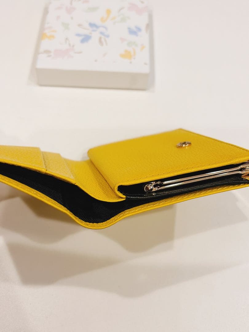 【皇居】金運アップイエロー 二つ折り財布 箱付き
