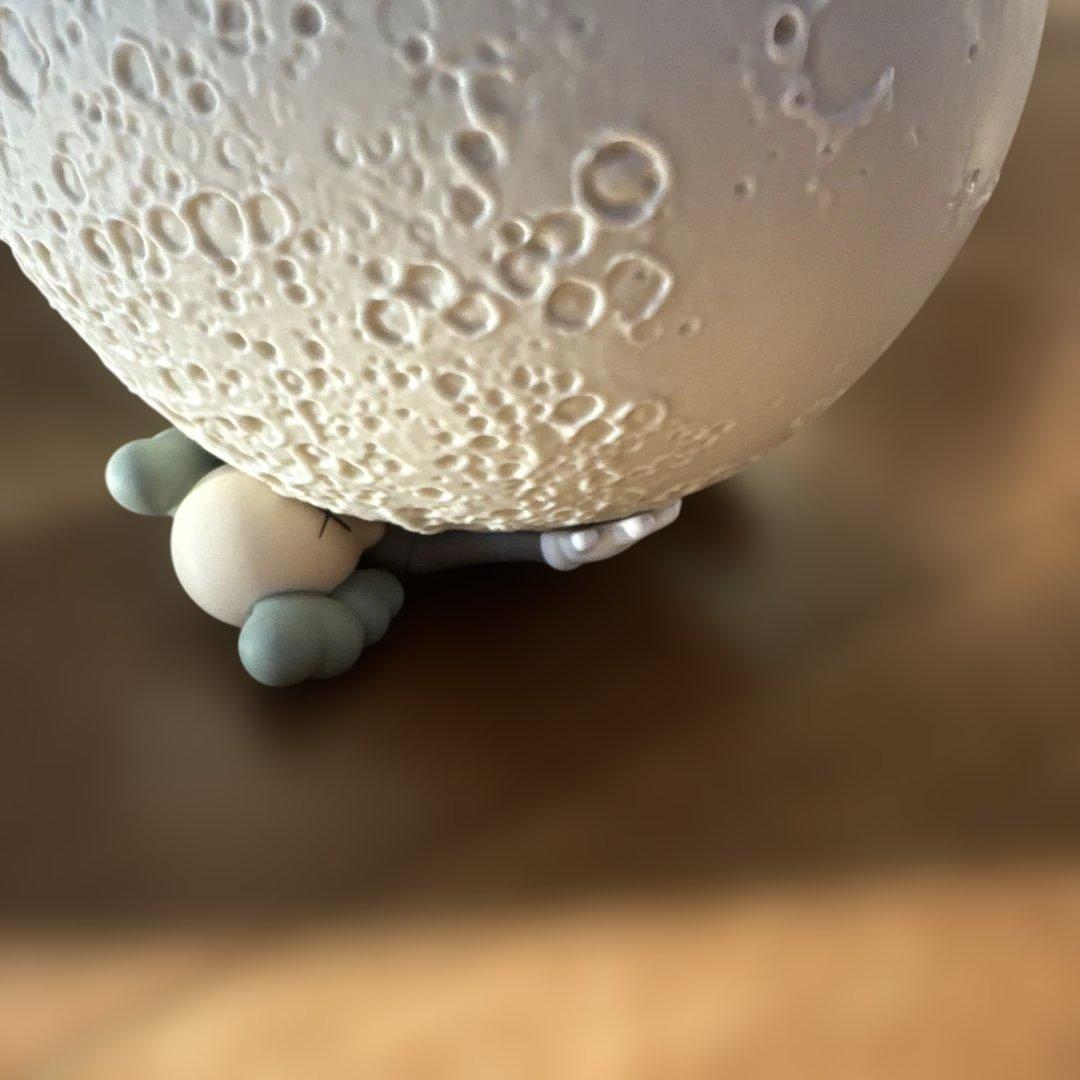 その他 KAWS BIG MOON Limited Edition Lamp