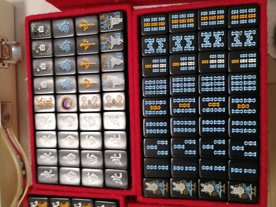 極上美品!貴重極上MVC印オールブラック麻雀牌　点数棒黒豪華ケース付