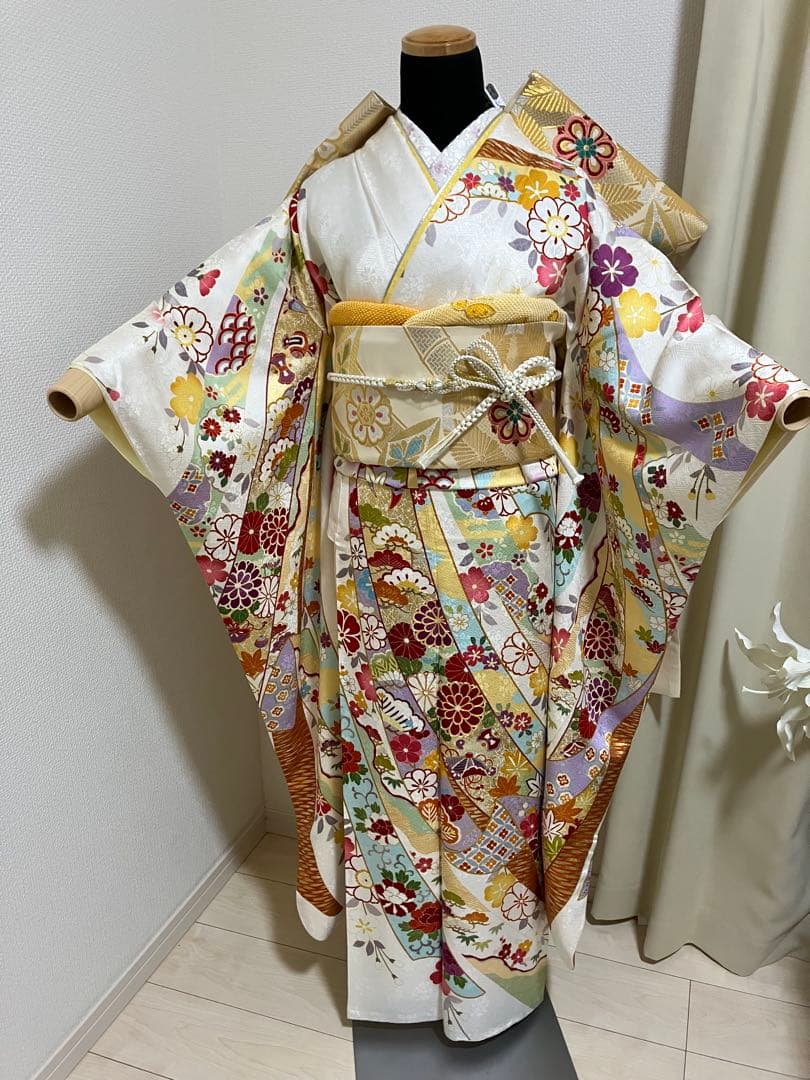 白地の熨斗柄 正絹振袖 全て揃ったフルセット 160cmまでの方に