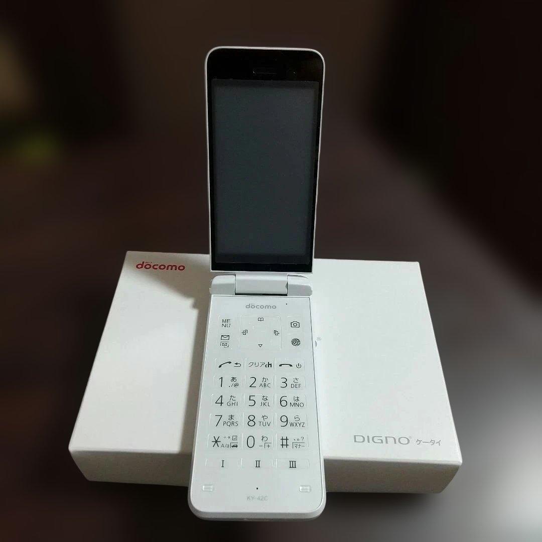 ク*ん様 docomo DIGNO KY-42C ホワイト
