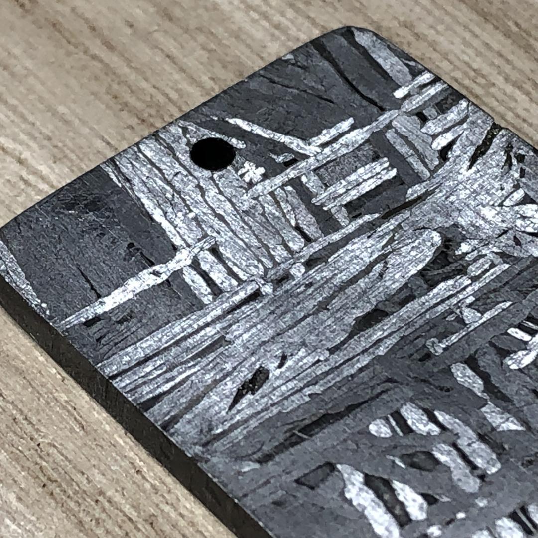 アルタイ隕石　 鉄隕石　メテオライト　ペンダントトップ　重さ約28ｇ