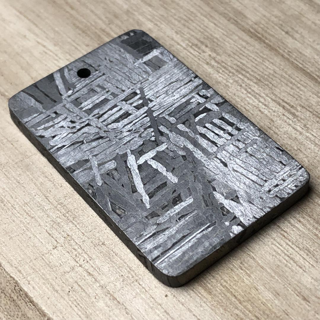 アルタイ隕石　 鉄隕石　メテオライト　ペンダントトップ　重さ約28ｇ