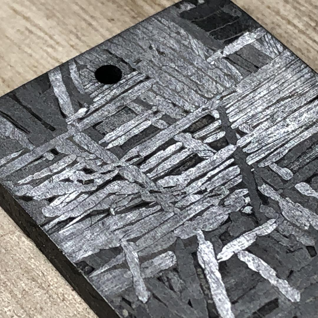 アルタイ隕石　 鉄隕石　メテオライト　ペンダントトップ　重さ約28ｇ