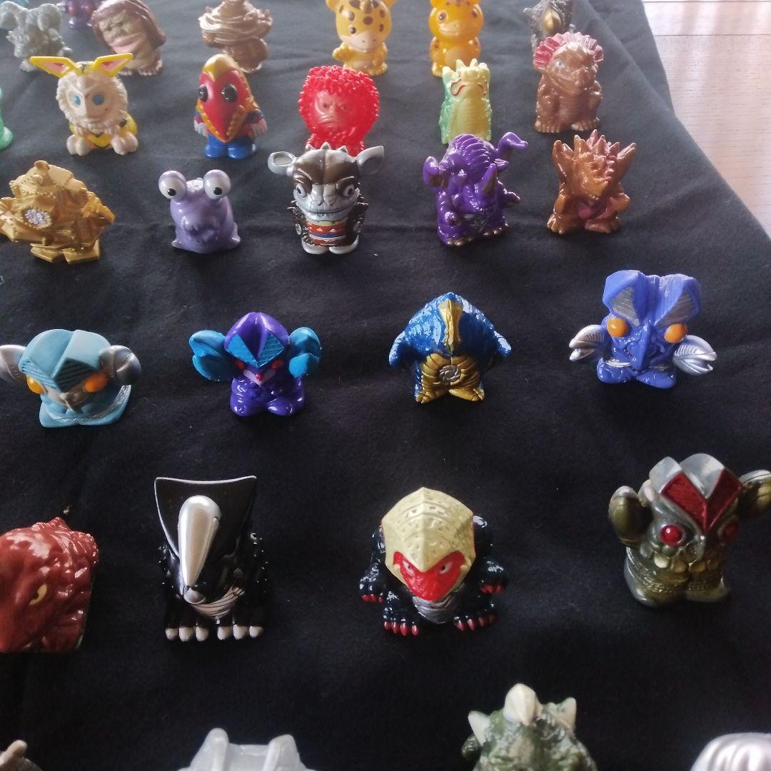 ウルトラマン怪獣とウルトラ警備隊指輪人形80体まとめ売り