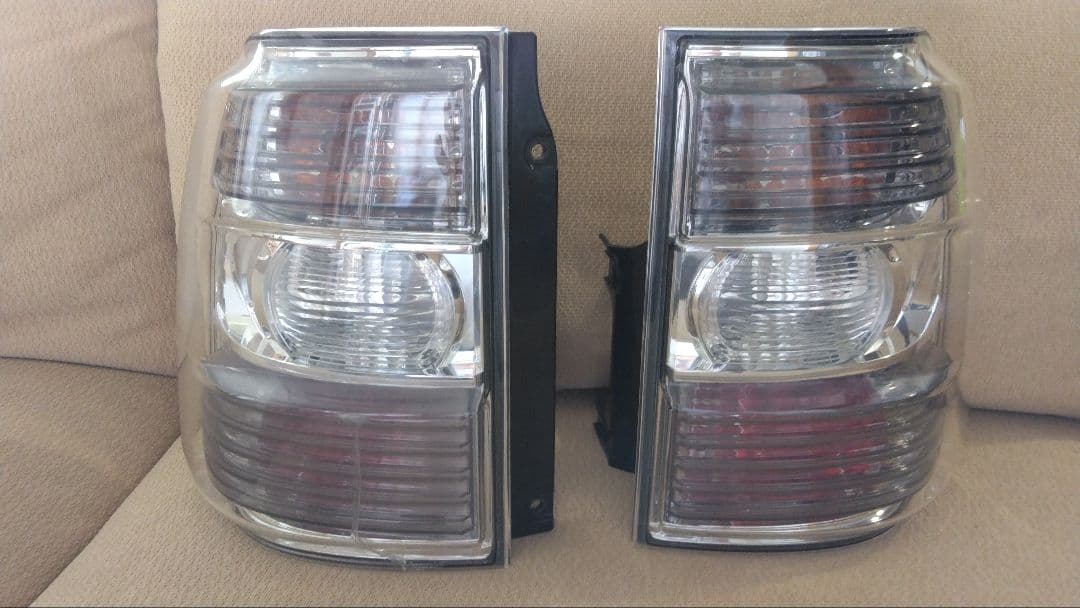 パジェロ V98W テールランプ 左右セット
