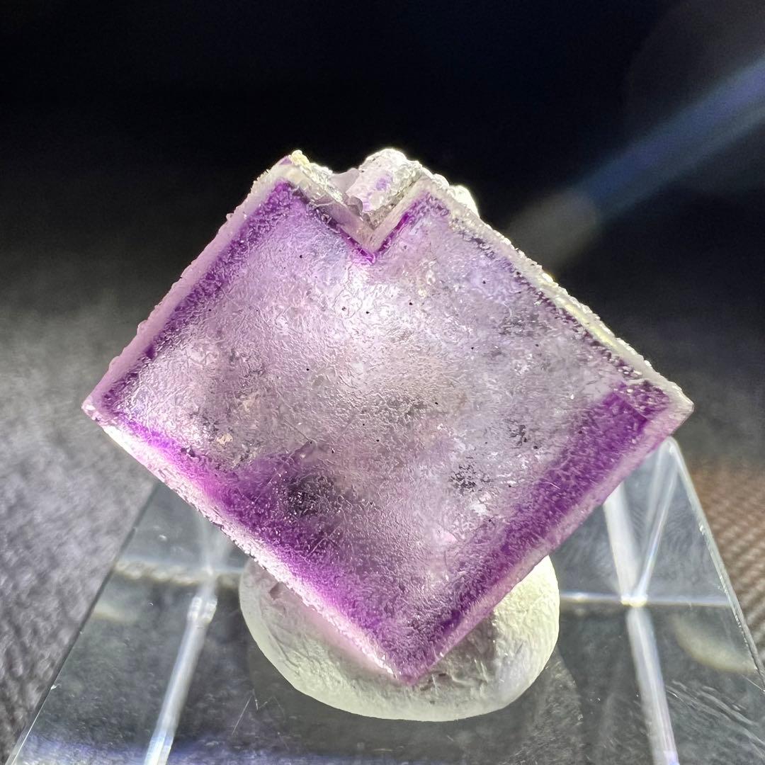 ヤオガンシャン産　「バイオレット」ゾーニング「ラベンダーカラー」フローライト