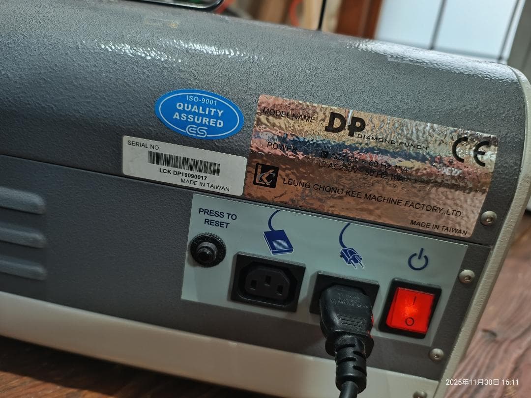 DPダイアモンドパンチ（高耐久性卓上電動穴あけ機）ダブルOリング４×４ｍｍ角用