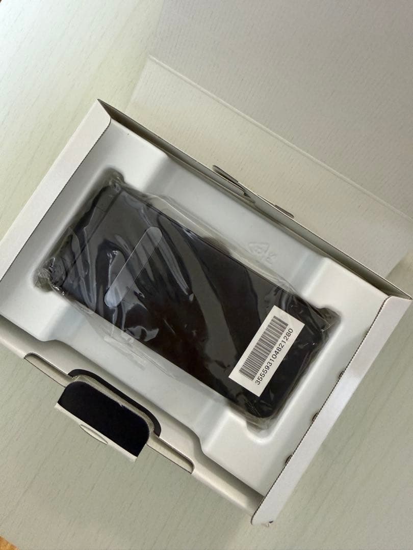 au GRATINA 4G 本体（KYF37）ネイビーブラック