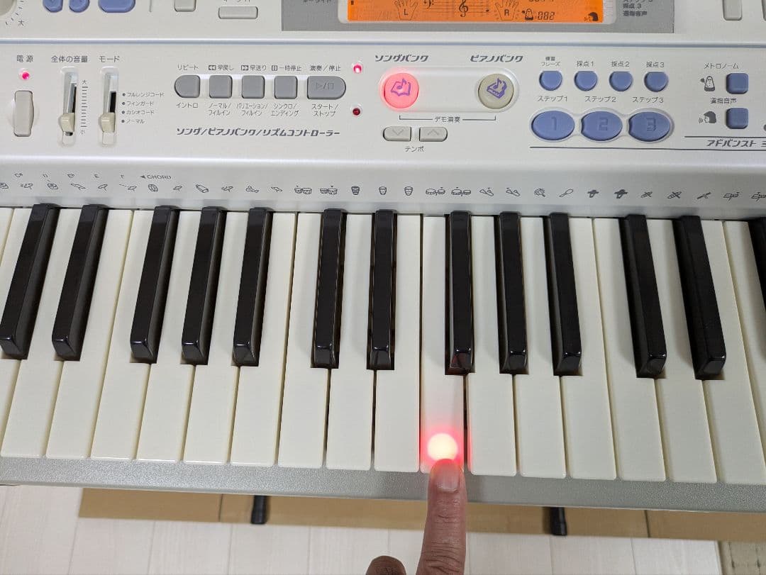 電子ピアノ LK-203TV カシオ　CASIO