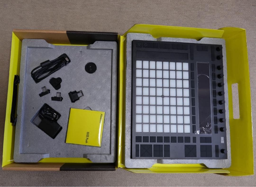 ABLETON エイブルトン / Push2 Live用コントローラー