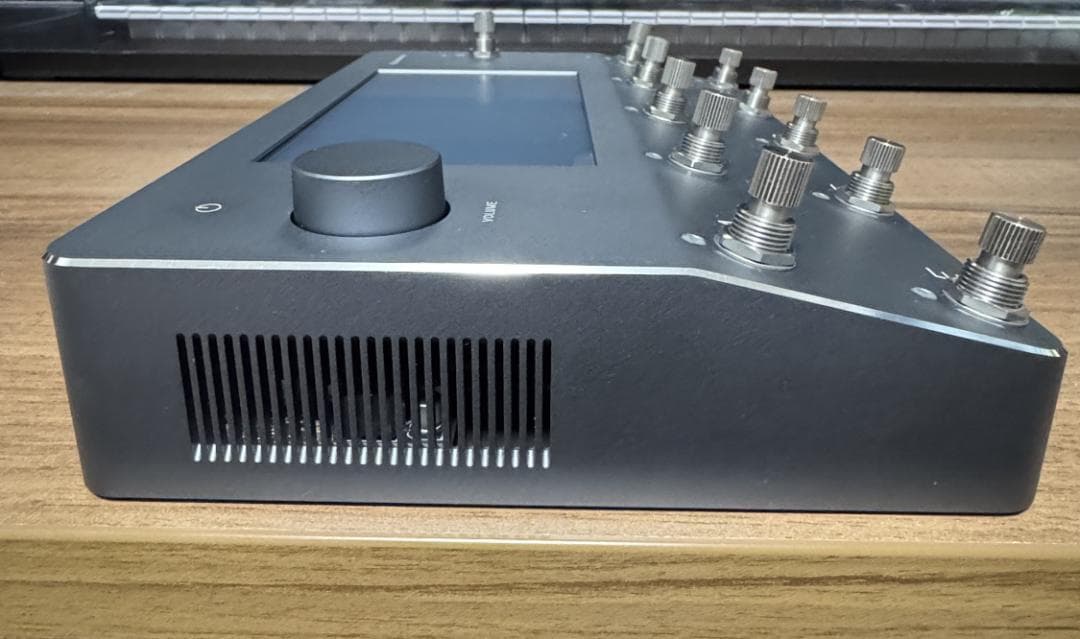 【新品同様】Neural DSP QUAD CORTEX Decksaver付