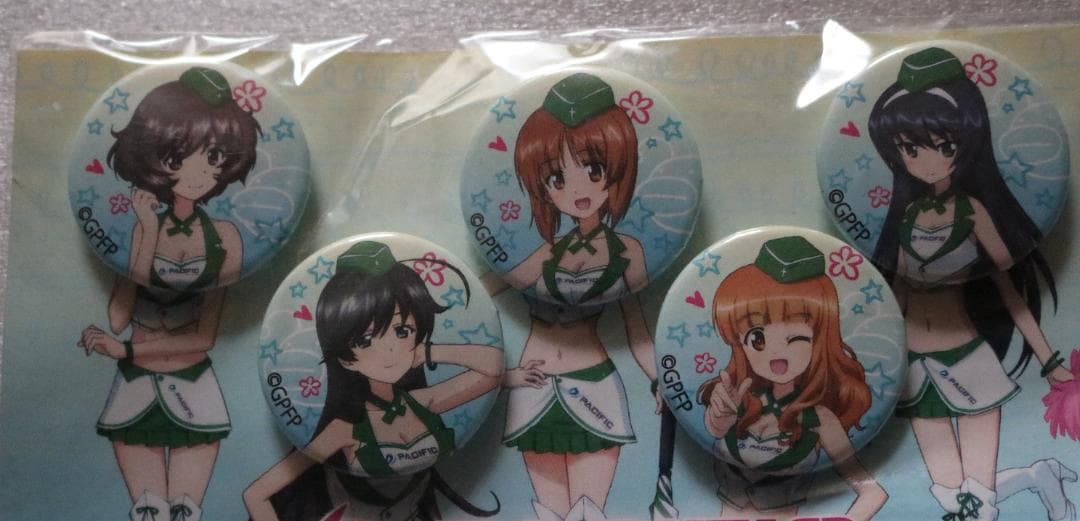 d➖ガールズ&パンツァー➖　大洗学園　レースクイーン　缶バッジ