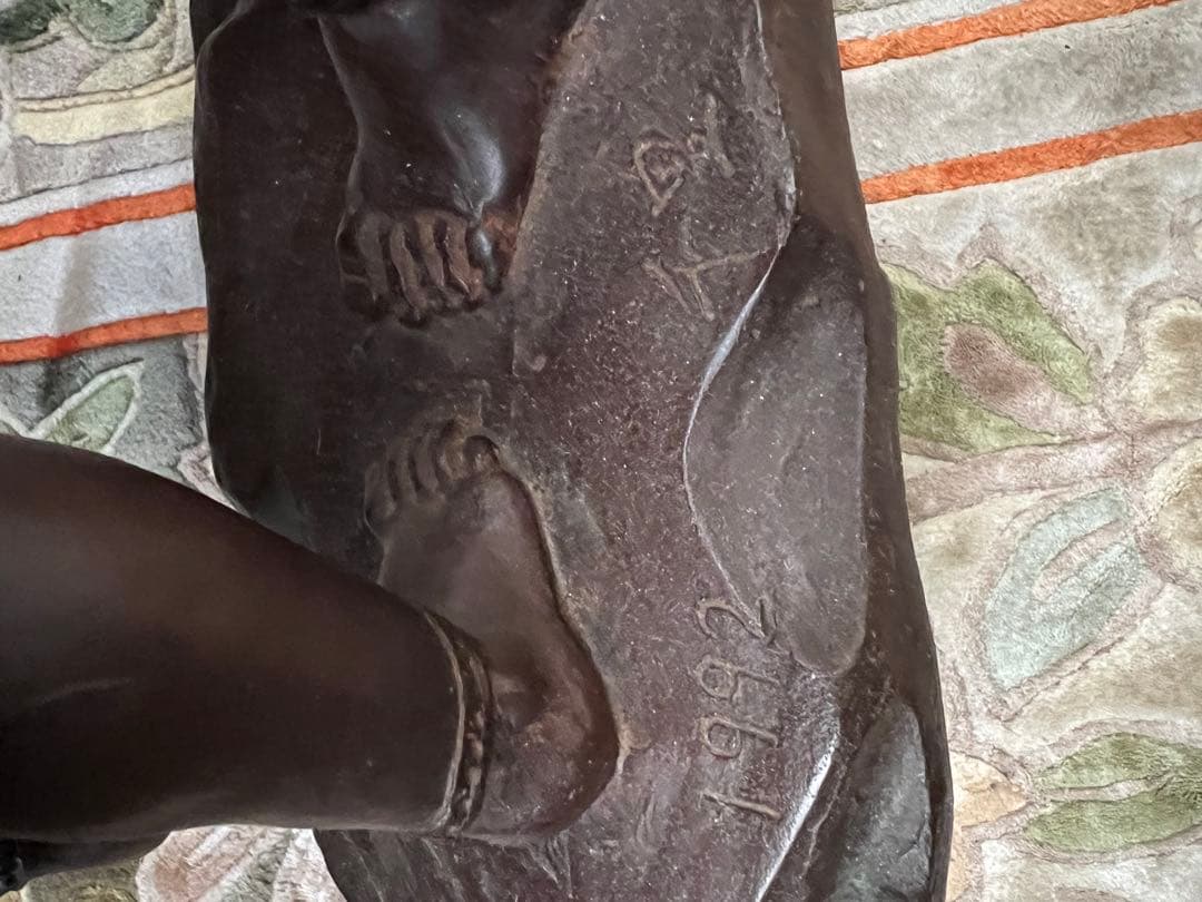 平野千里　飛翔　ブロンズ像