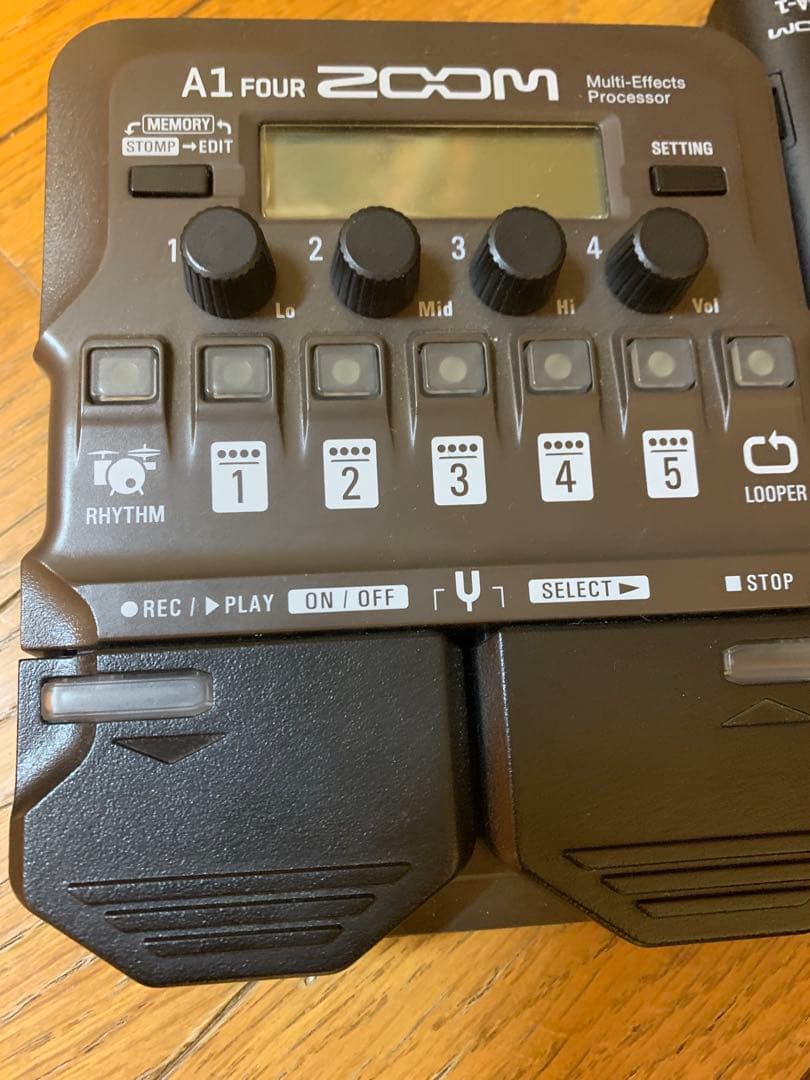 ZOOM A1 FOUR マルチエフェクトプロセッサー