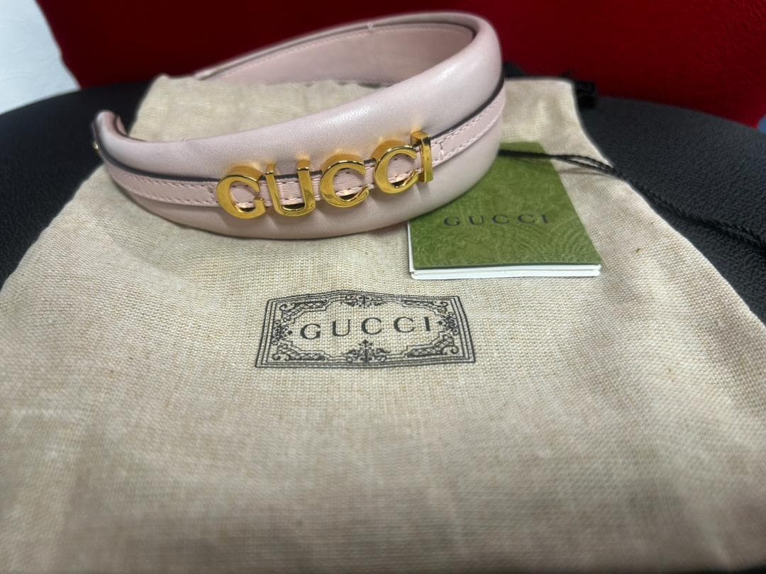 GUCCI ピンクレザー ヘアバンド 袋付き