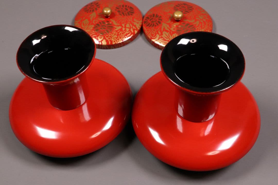 時代花唐草蒔絵 朱塗茶台 茶碗一対 天然木 金蒔絵 古伊万里【MA365】